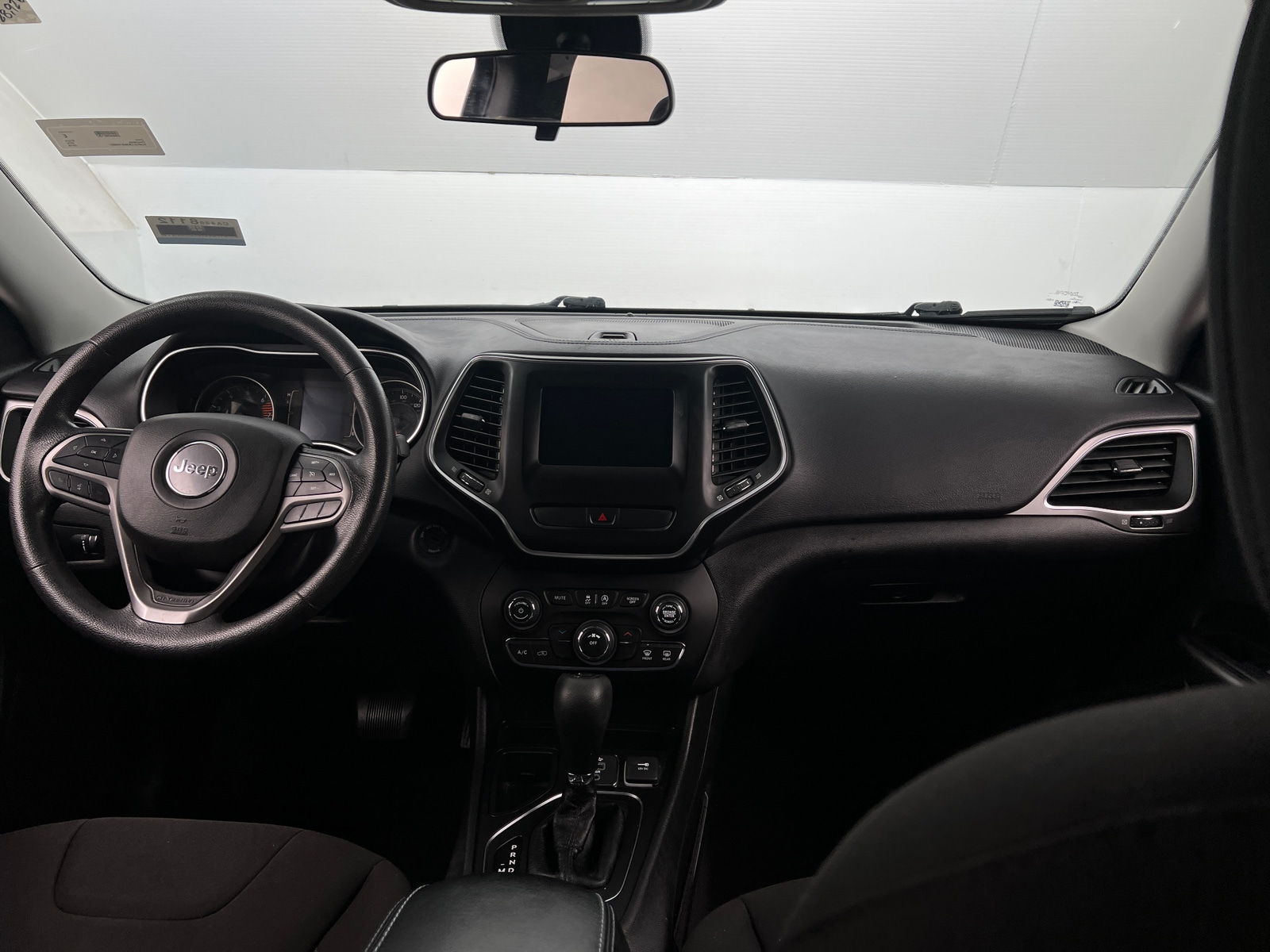 Thumbnail: 2019 Jeep Cherokee - 3