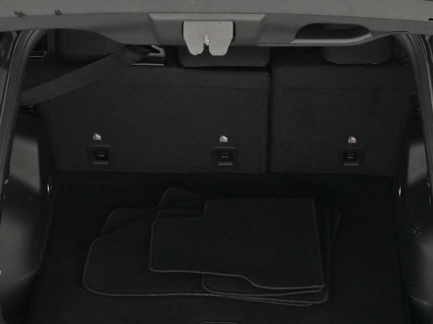 Thumbnail: 2019 Jeep Cherokee - 7