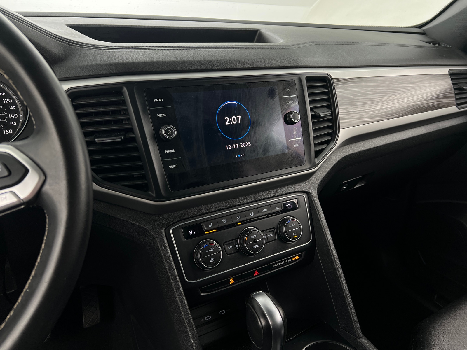 Thumbnail: 2021 Volkswagen Atlas - 3