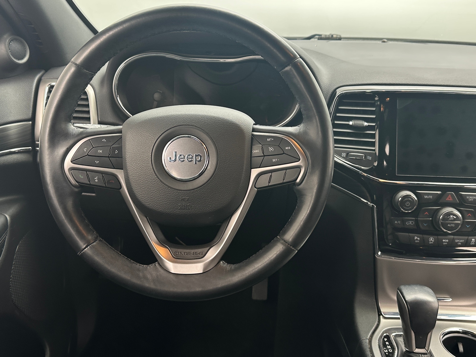 Thumbnail: 2020 Jeep Grand Cherokee - 4