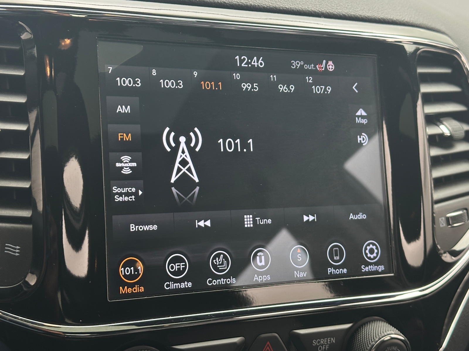 Thumbnail: 2020 Jeep Grand Cherokee - 3