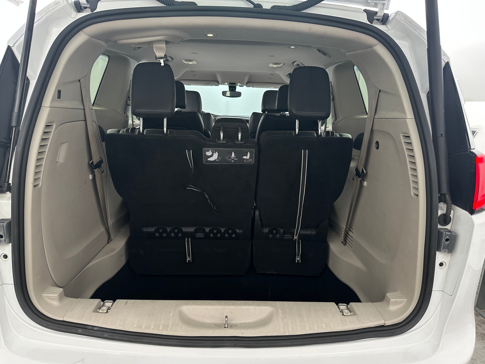 Thumbnail: 2020 Chrysler Pacifica - 6