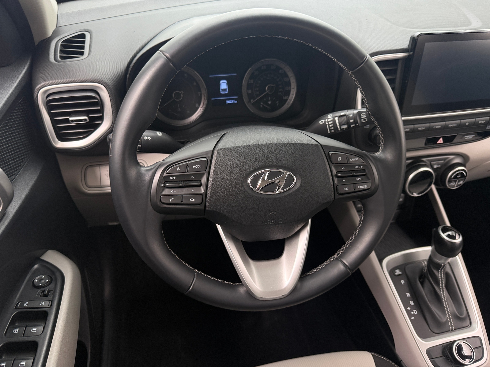 Thumbnail: 2022 Hyundai Venue - 5