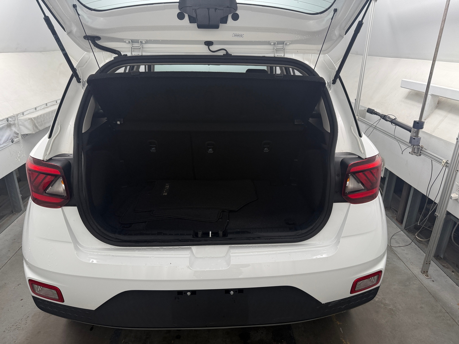 Thumbnail: 2022 Hyundai Venue - 7