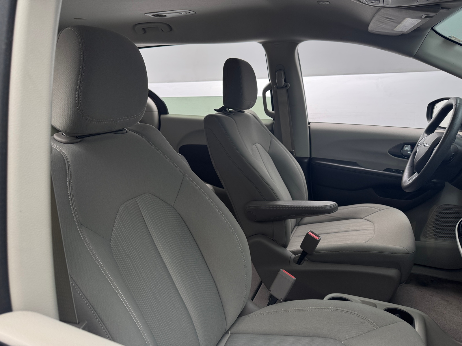 Thumbnail: 2017 Chrysler Pacifica - 2