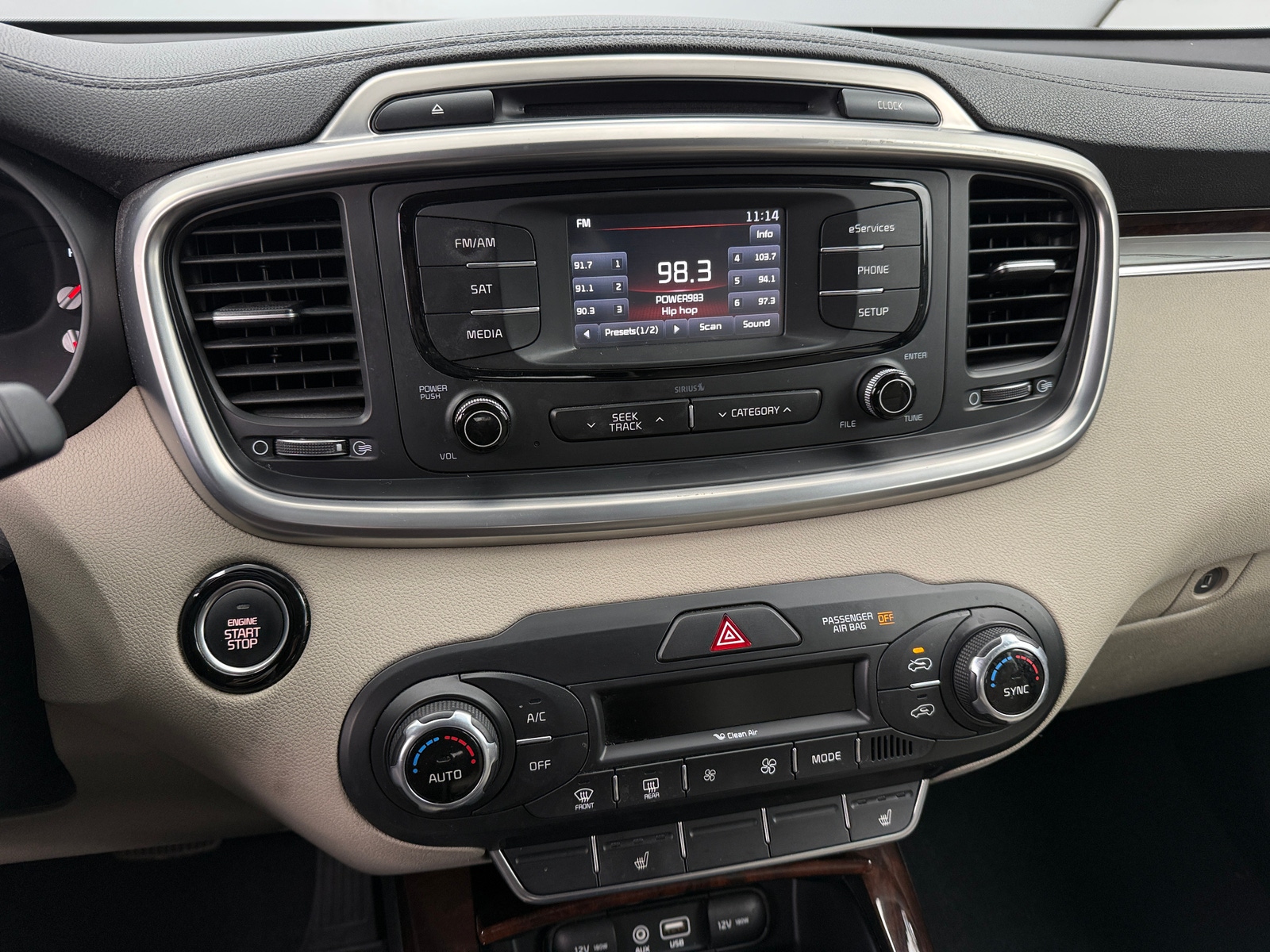 Thumbnail: 2016 Kia Sorento - 3