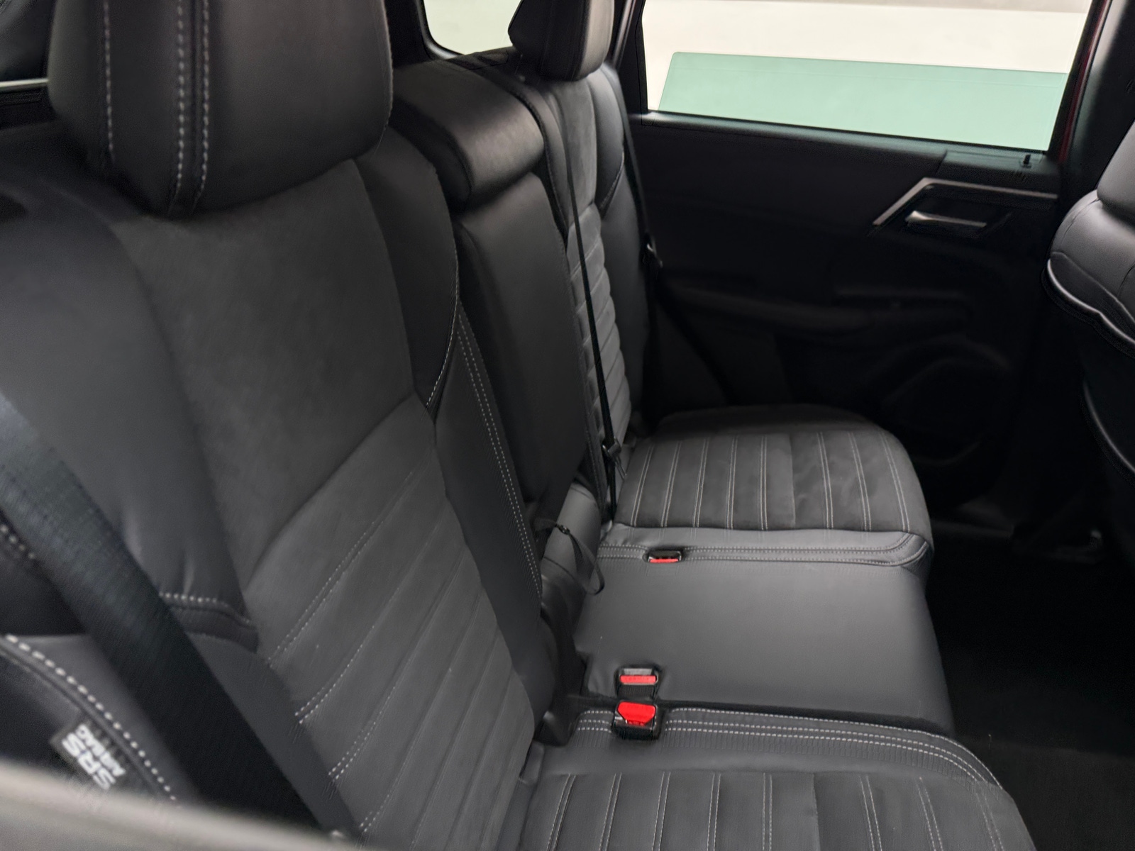 Thumbnail: 2023 Mitsubishi Outlander - 5