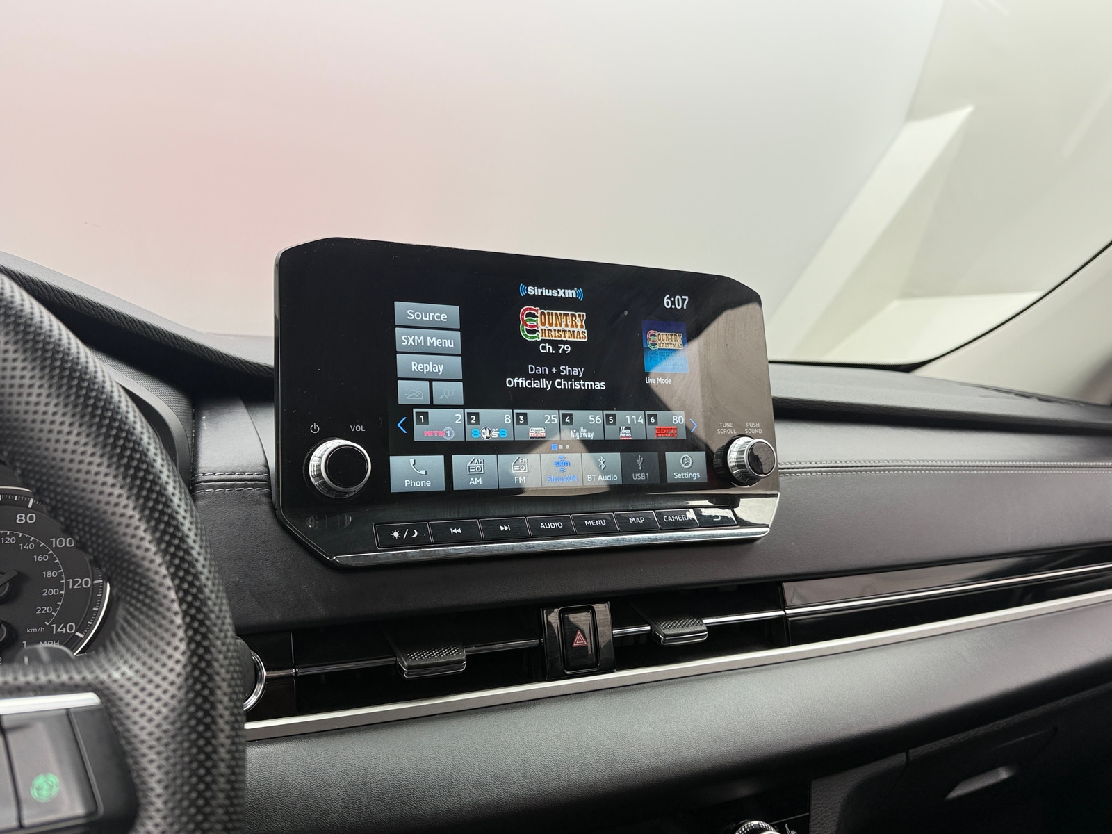 Thumbnail: 2023 Mitsubishi Outlander - 3