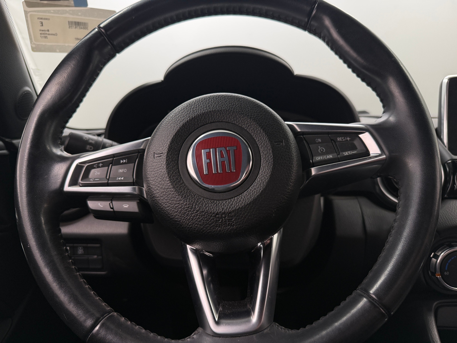 Thumbnail: 2017 Fiat 124 Spider - 3