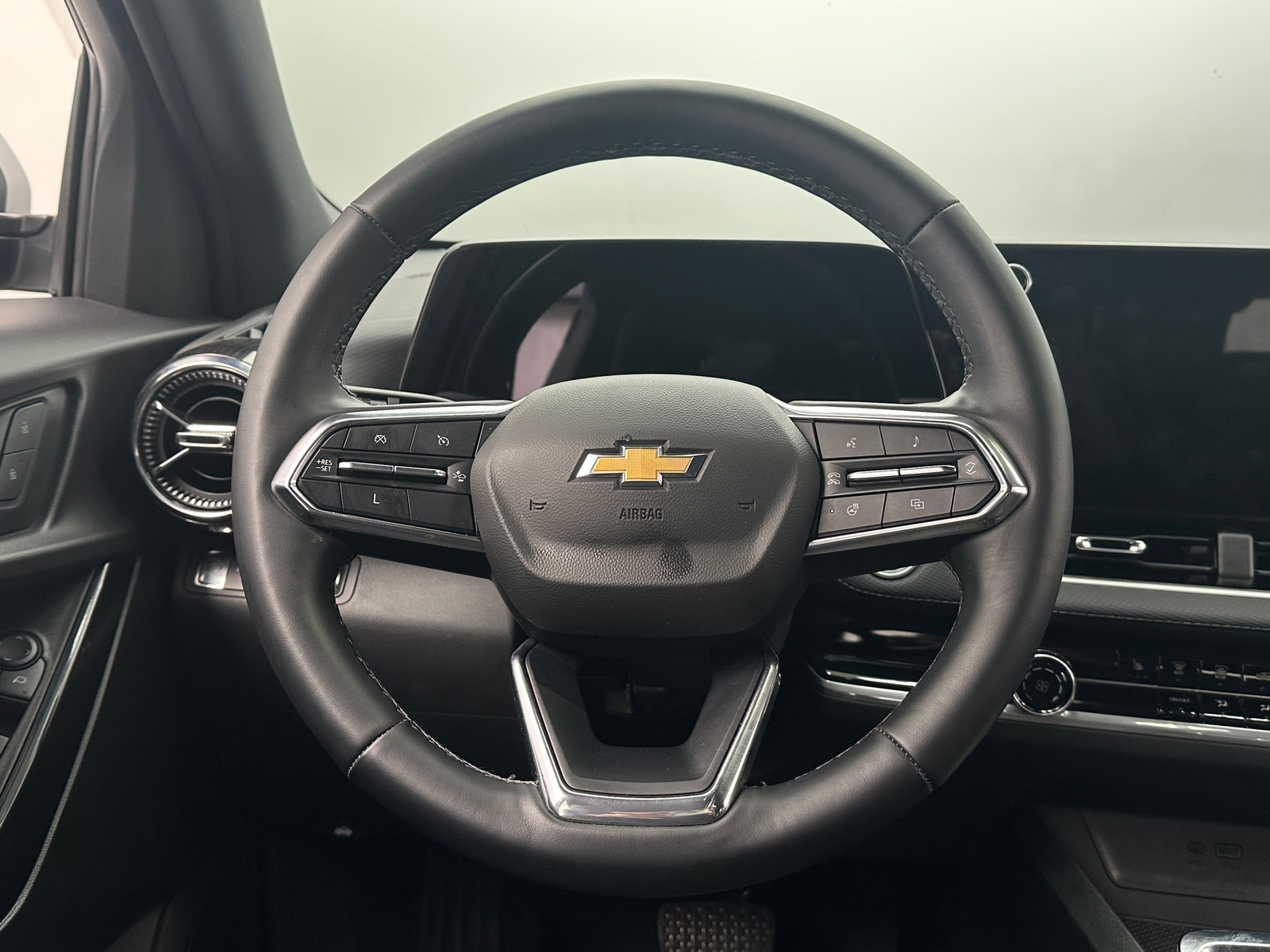 Thumbnail: 2025 Chevrolet Equinox - 5