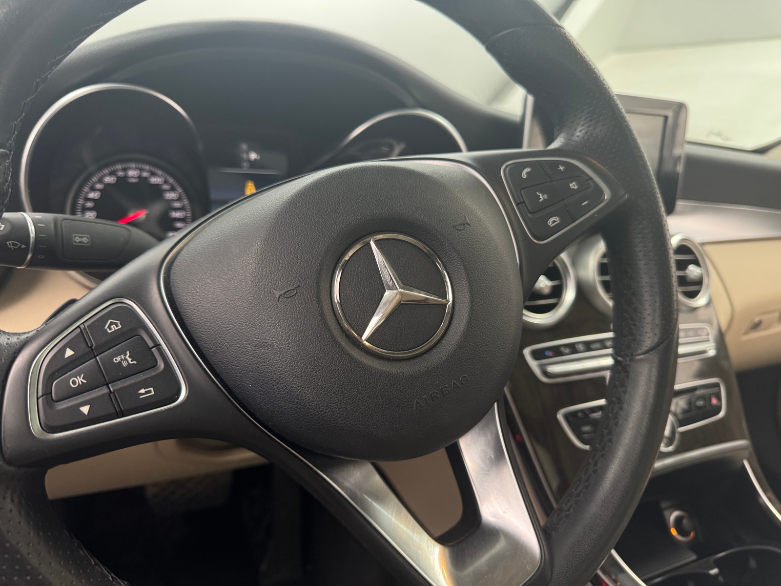 Thumbnail: 2017 Mercedes-Benz C-Class - 4