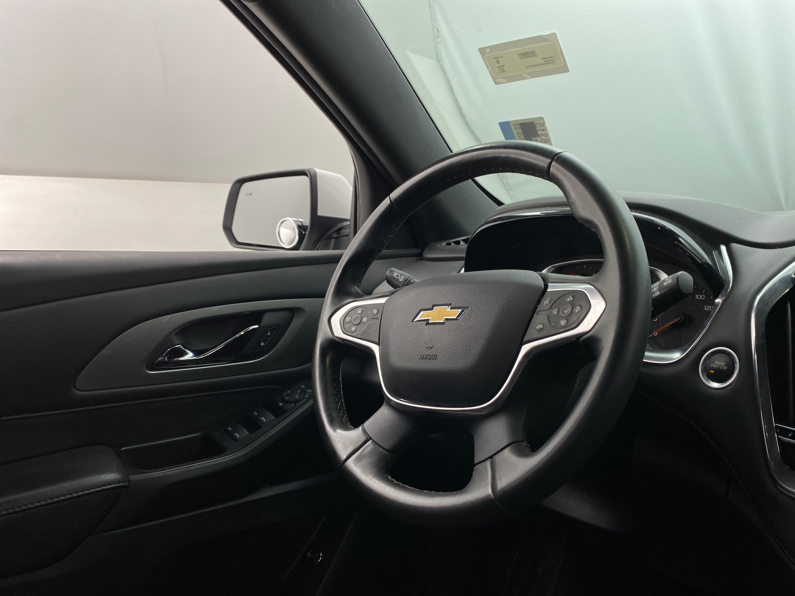 Thumbnail: 2023 Chevrolet Traverse - 5