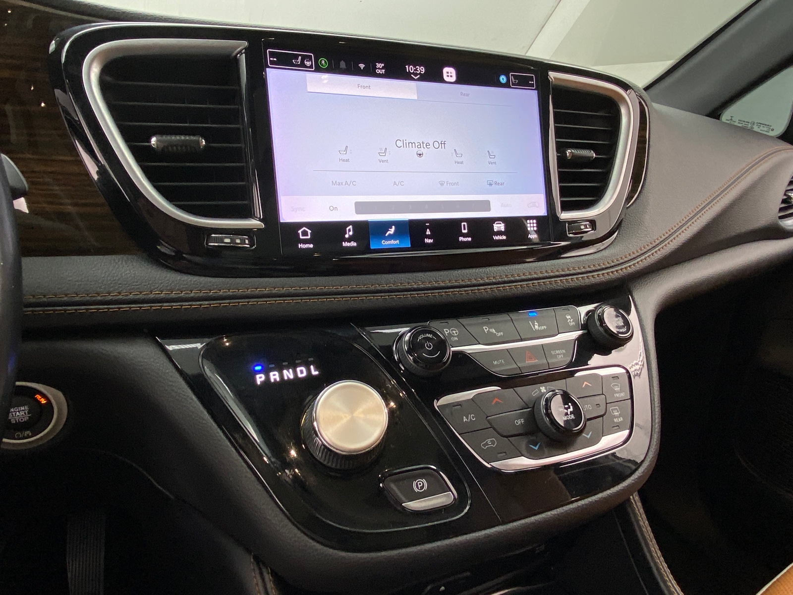 Thumbnail: 2021 Chrysler Pacifica - 3