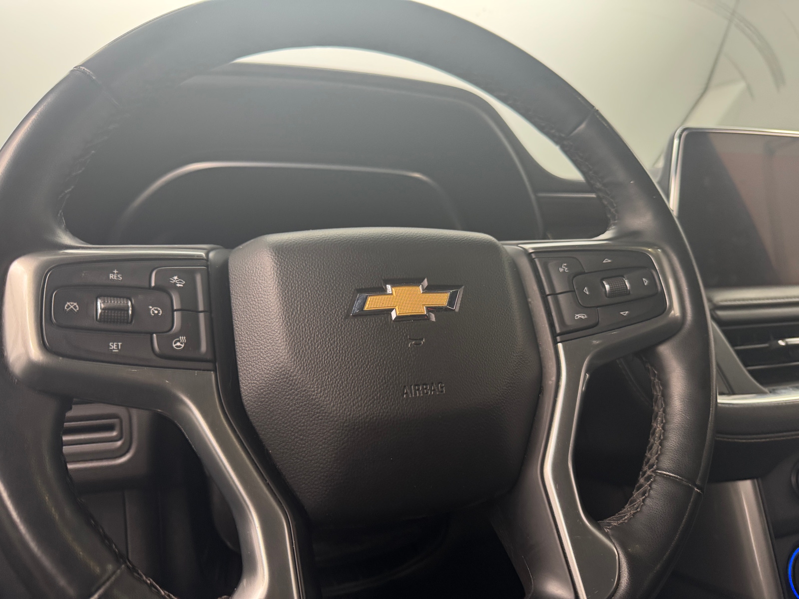 Thumbnail: 2023 Chevrolet Suburban - 4