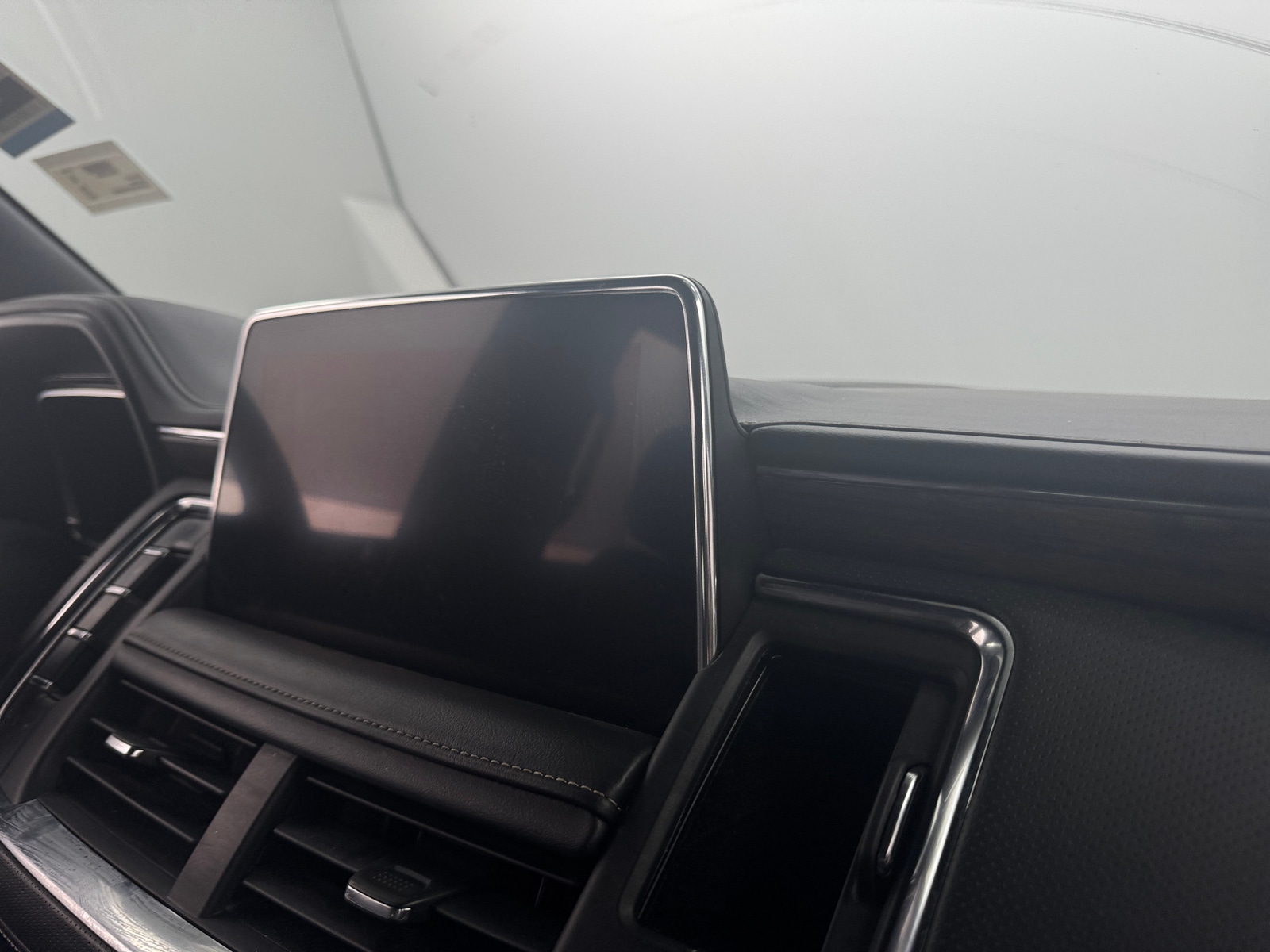 Thumbnail: 2023 Chevrolet Suburban - 3