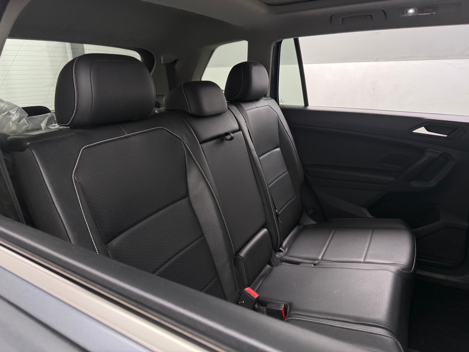 Thumbnail: 2021 Volkswagen Tiguan - 5