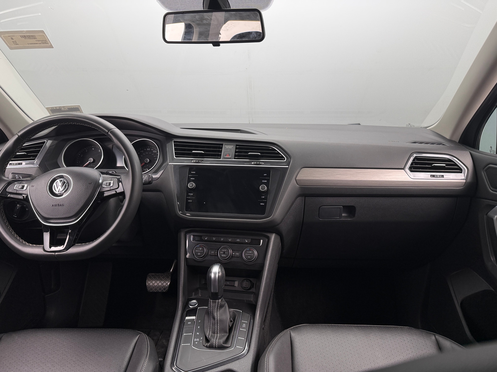 Thumbnail: 2021 Volkswagen Tiguan - 2