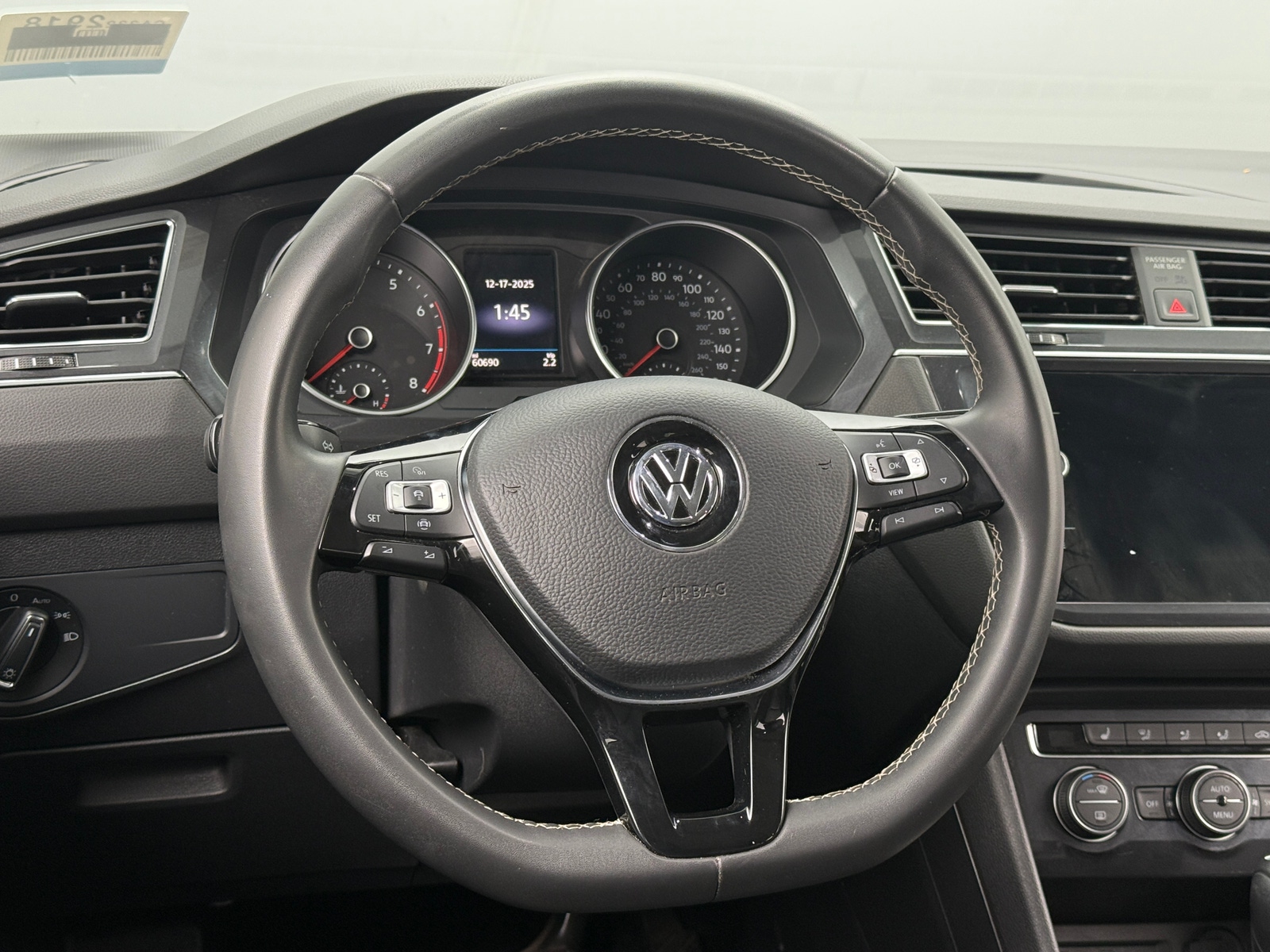 Thumbnail: 2021 Volkswagen Tiguan - 4