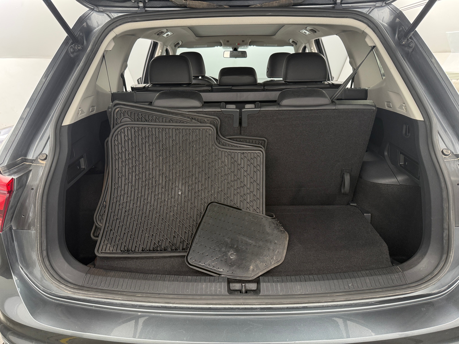 Thumbnail: 2021 Volkswagen Tiguan - 6