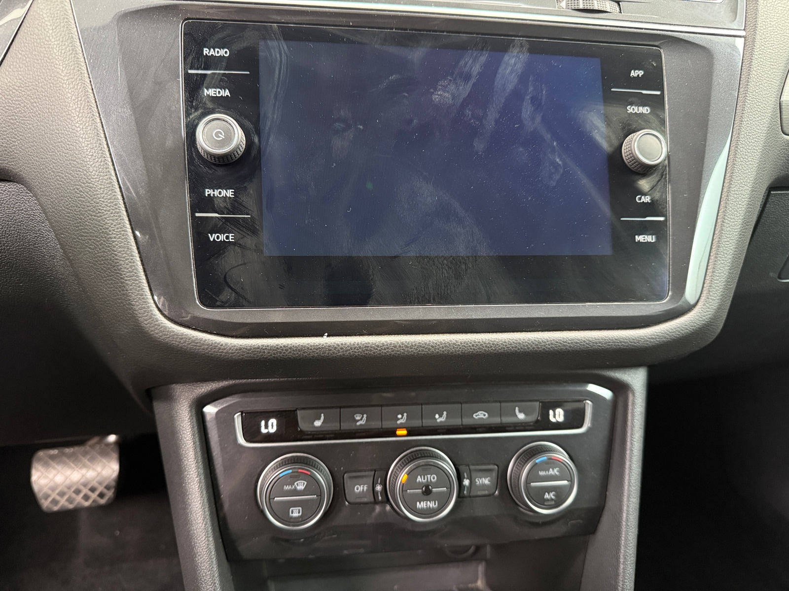 Thumbnail: 2021 Volkswagen Tiguan - 3