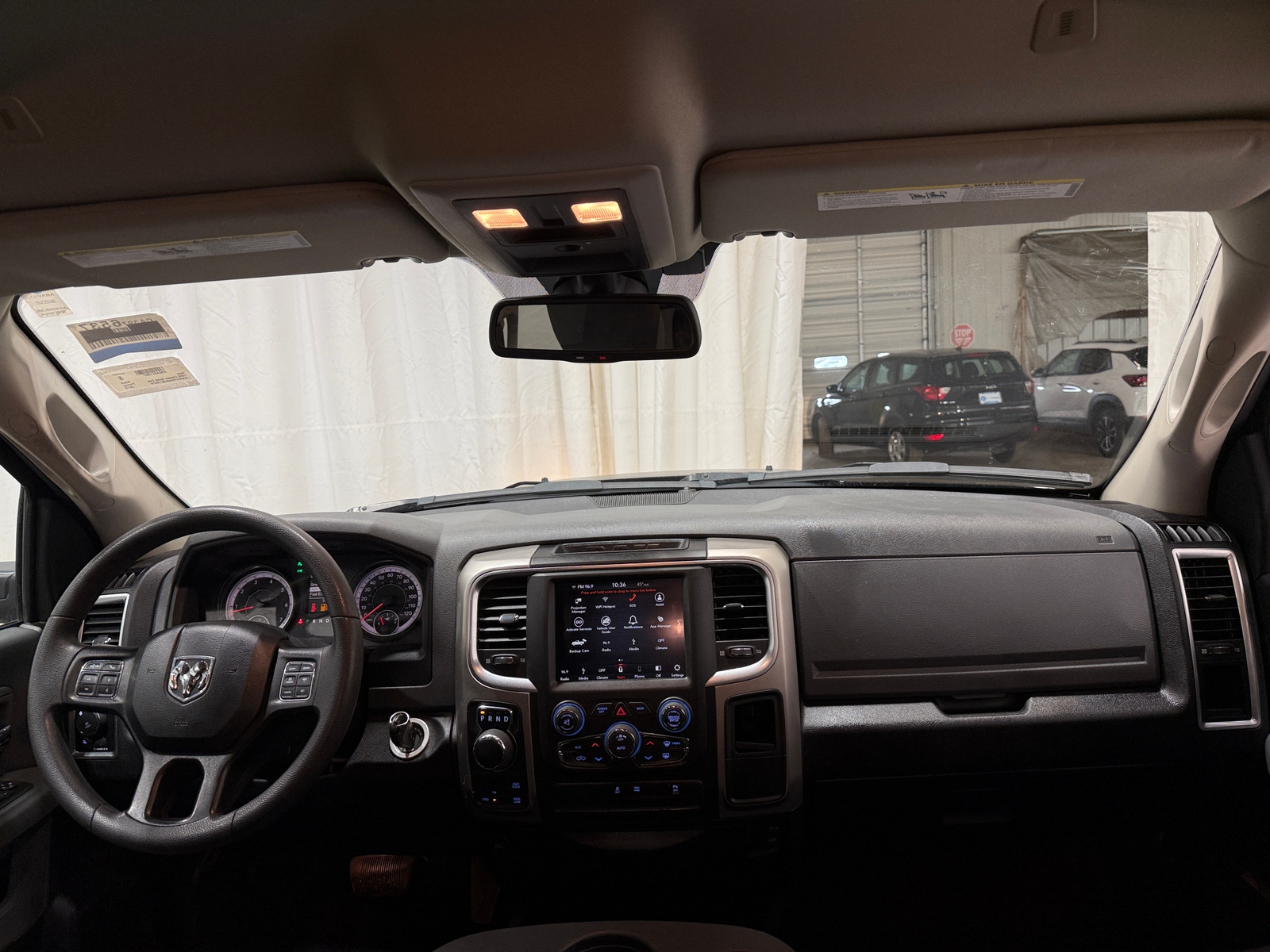 Thumbnail: 2019 RAM 1500 Classic - 3