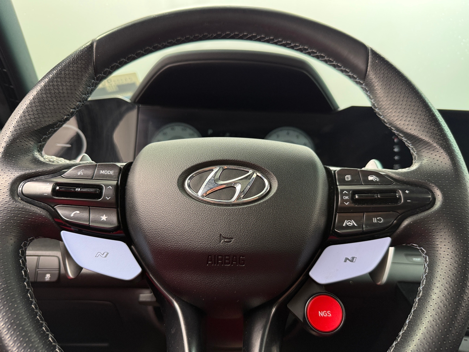 Thumbnail: 2023 Hyundai Elantra - 4
