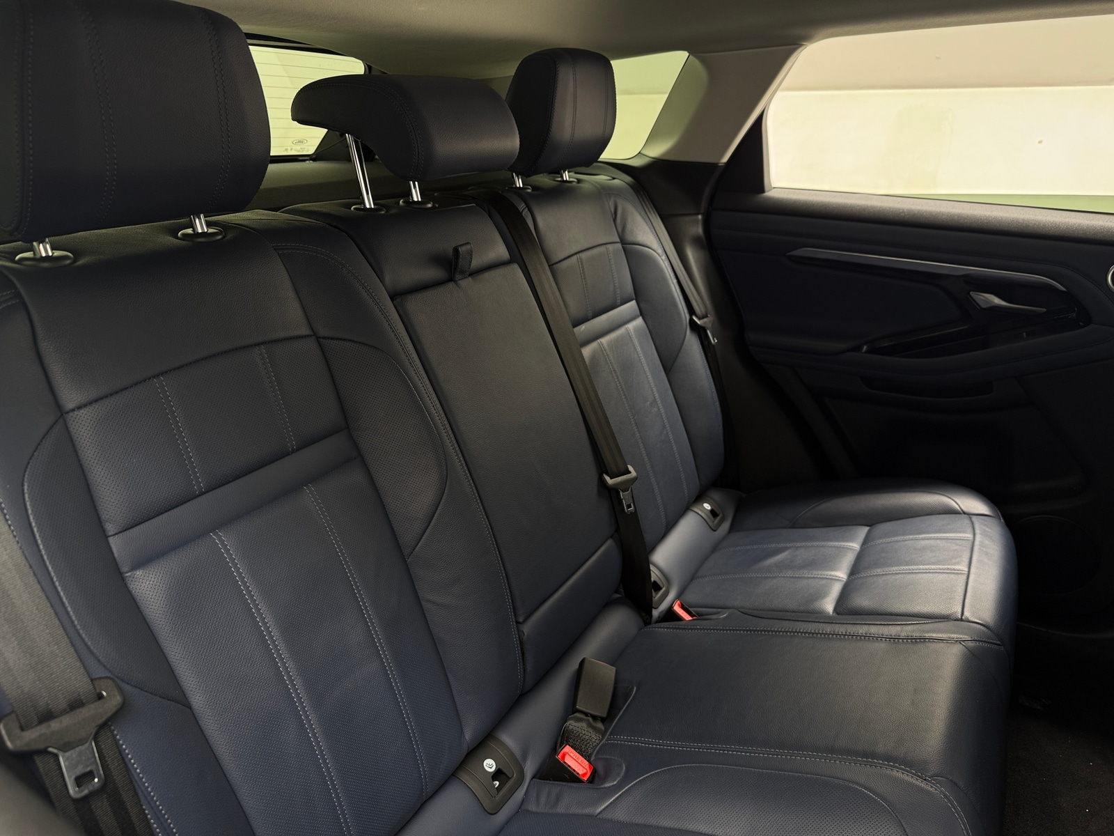 Thumbnail: 2020 Land Rover Range Rover Evoque - 5