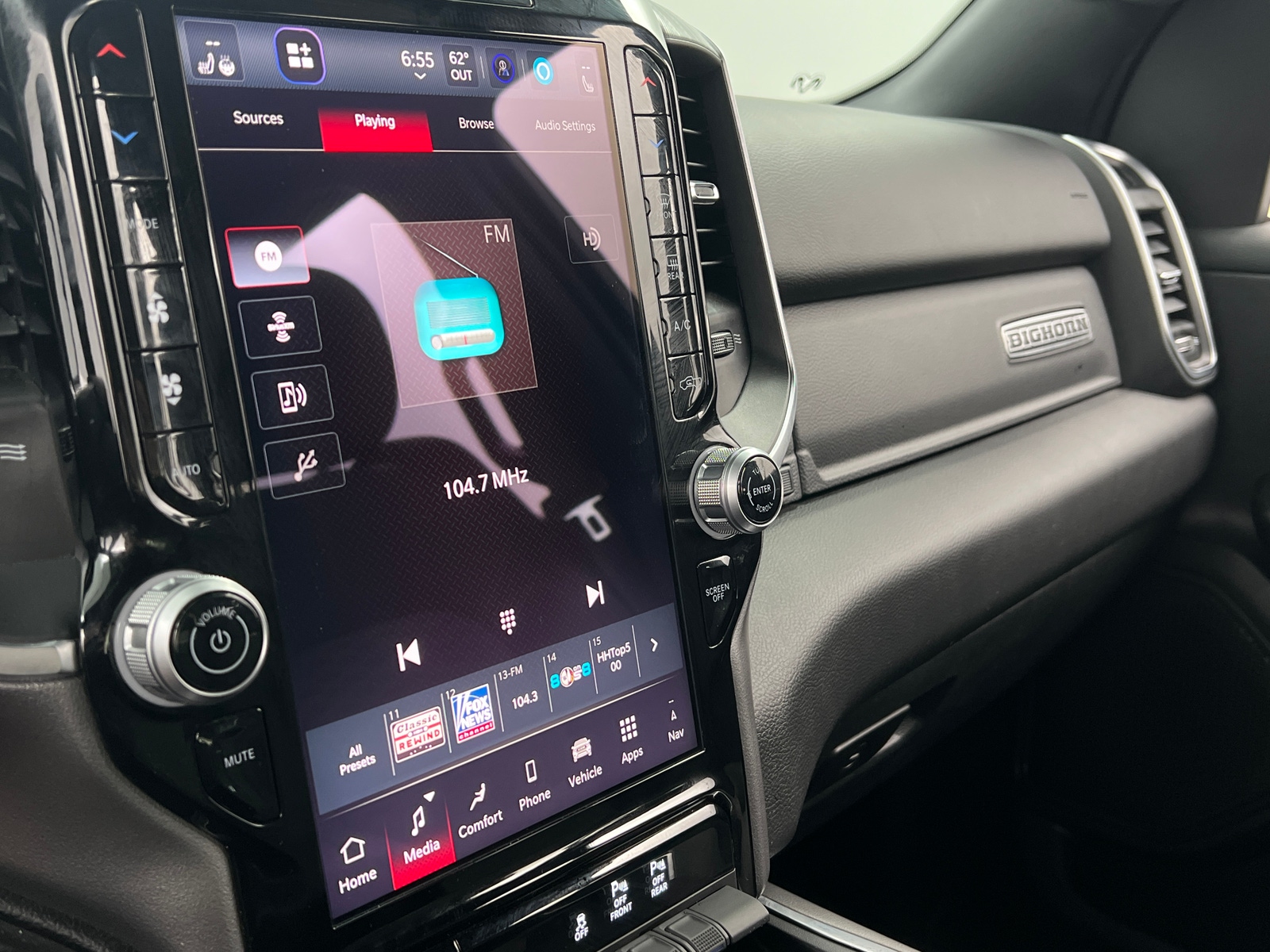 Thumbnail: 2025 RAM 1500 - 4