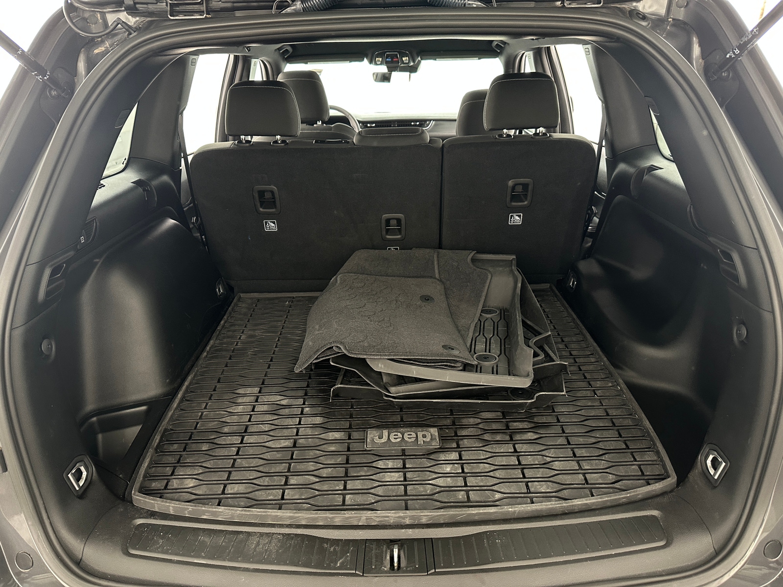 Thumbnail: 2025 Jeep Grand Cherokee - 7