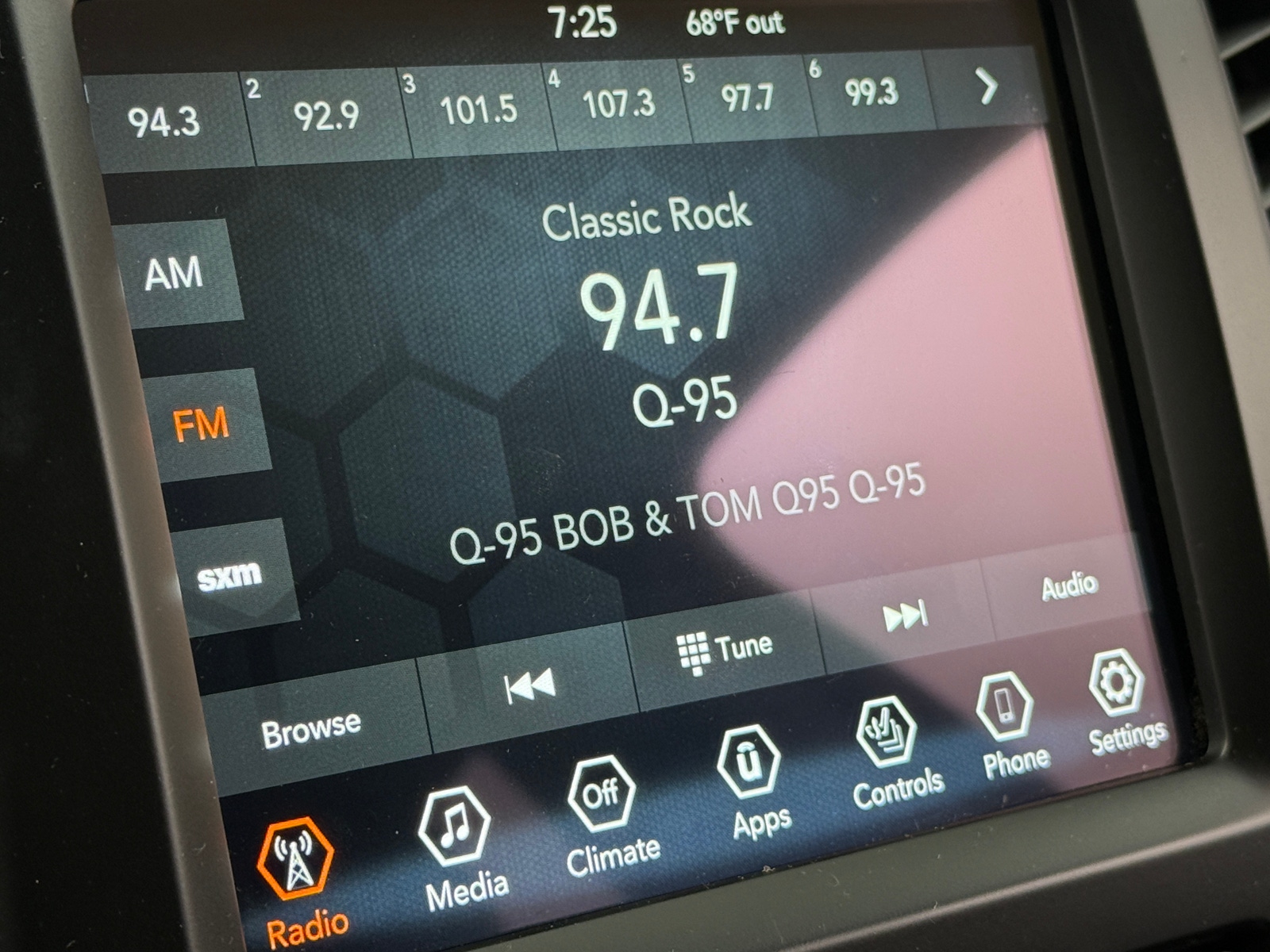 Thumbnail: 2021 Jeep Cherokee - 3