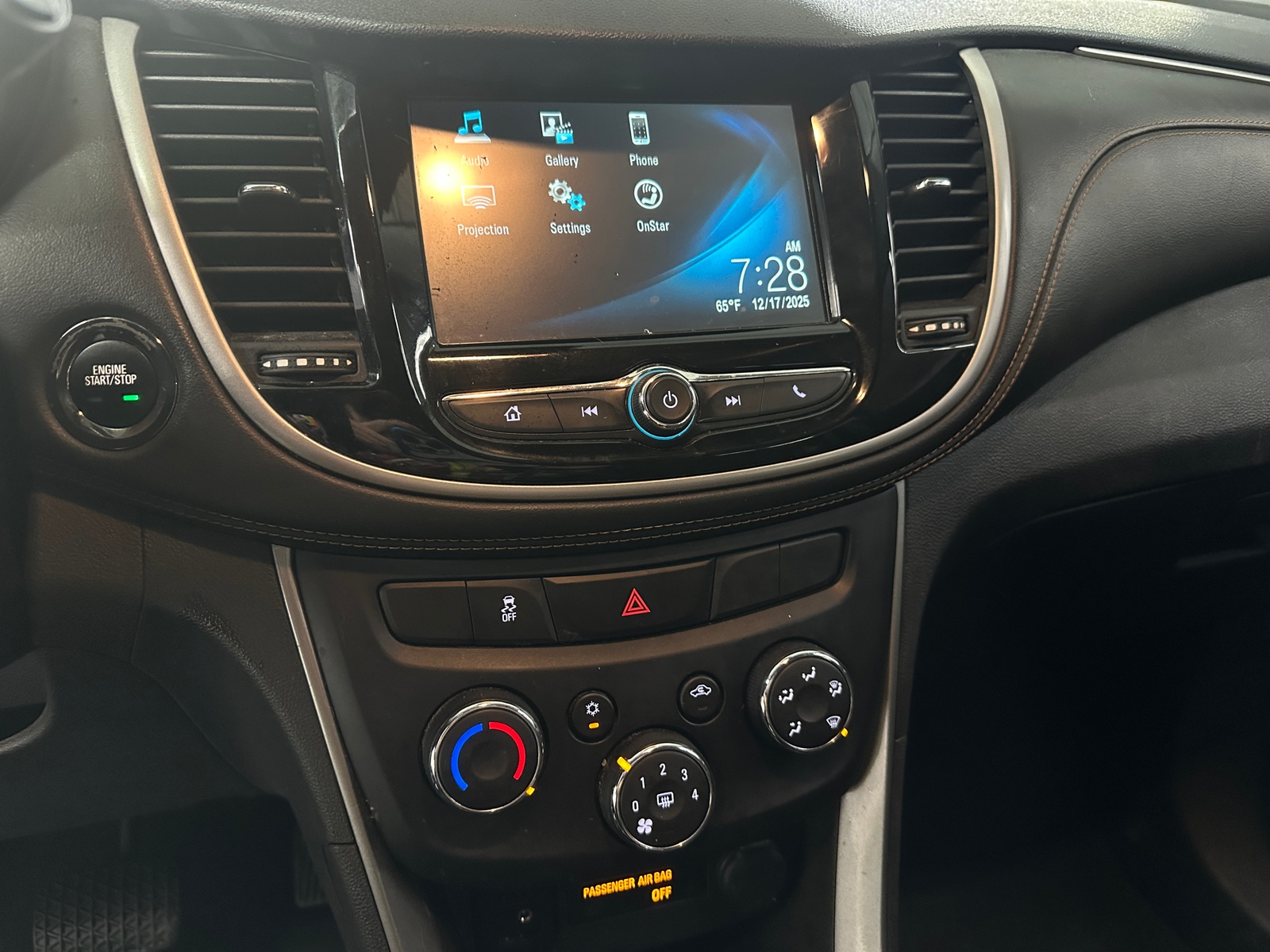 Thumbnail: 2017 Chevrolet Trax - 4