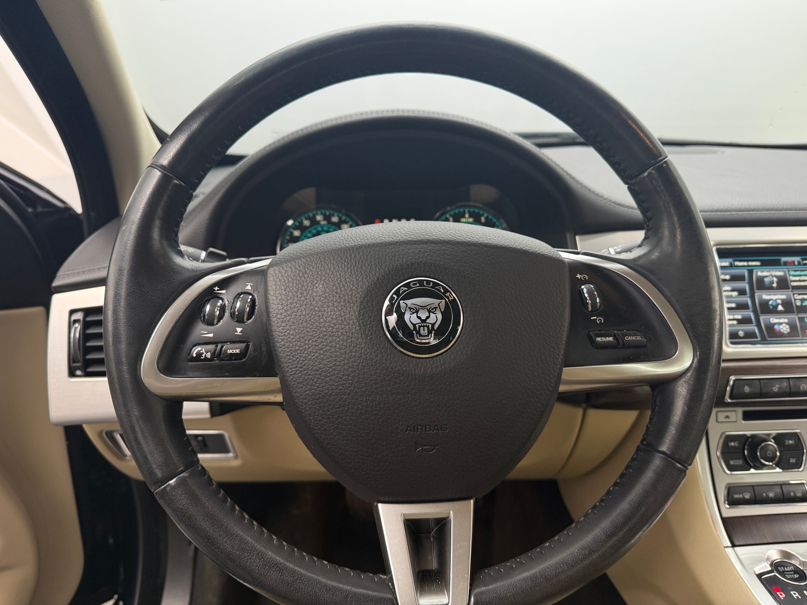 Thumbnail: 2014 Jaguar XF - 4