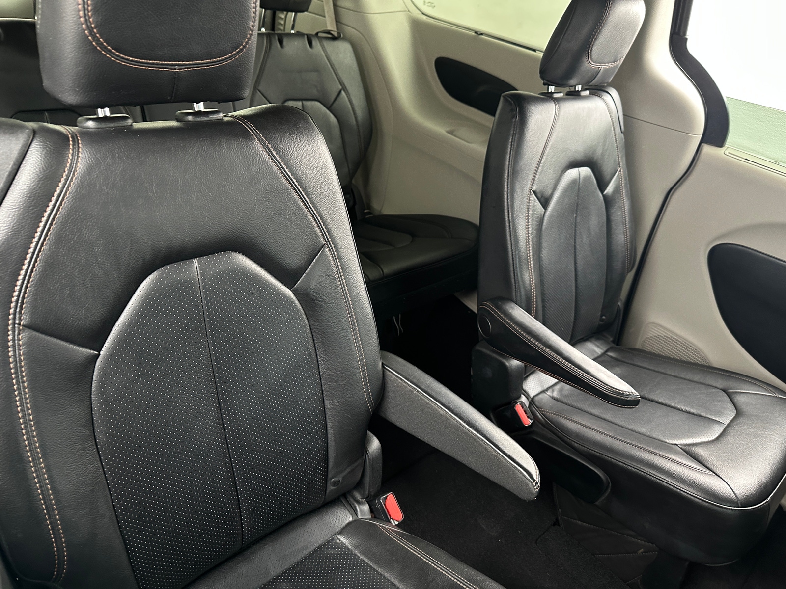 Thumbnail: 2019 Chrysler Pacifica - 5