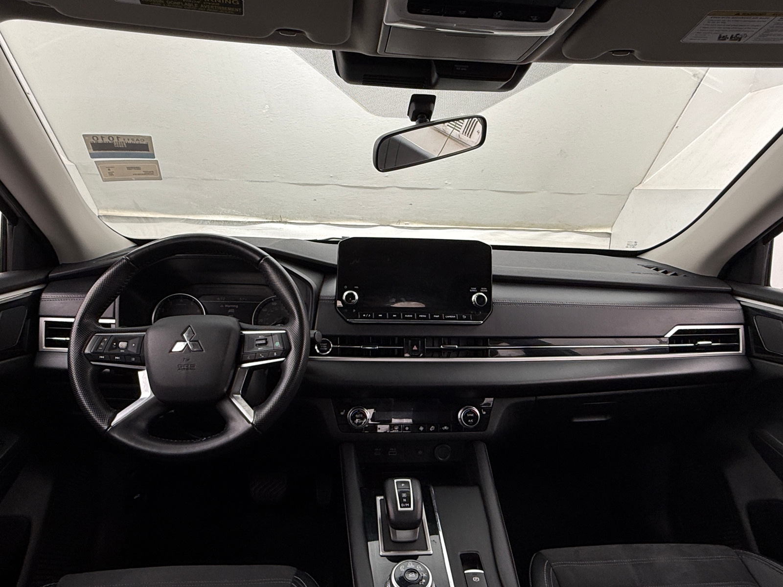 Thumbnail: 2024 Mitsubishi Outlander - 2