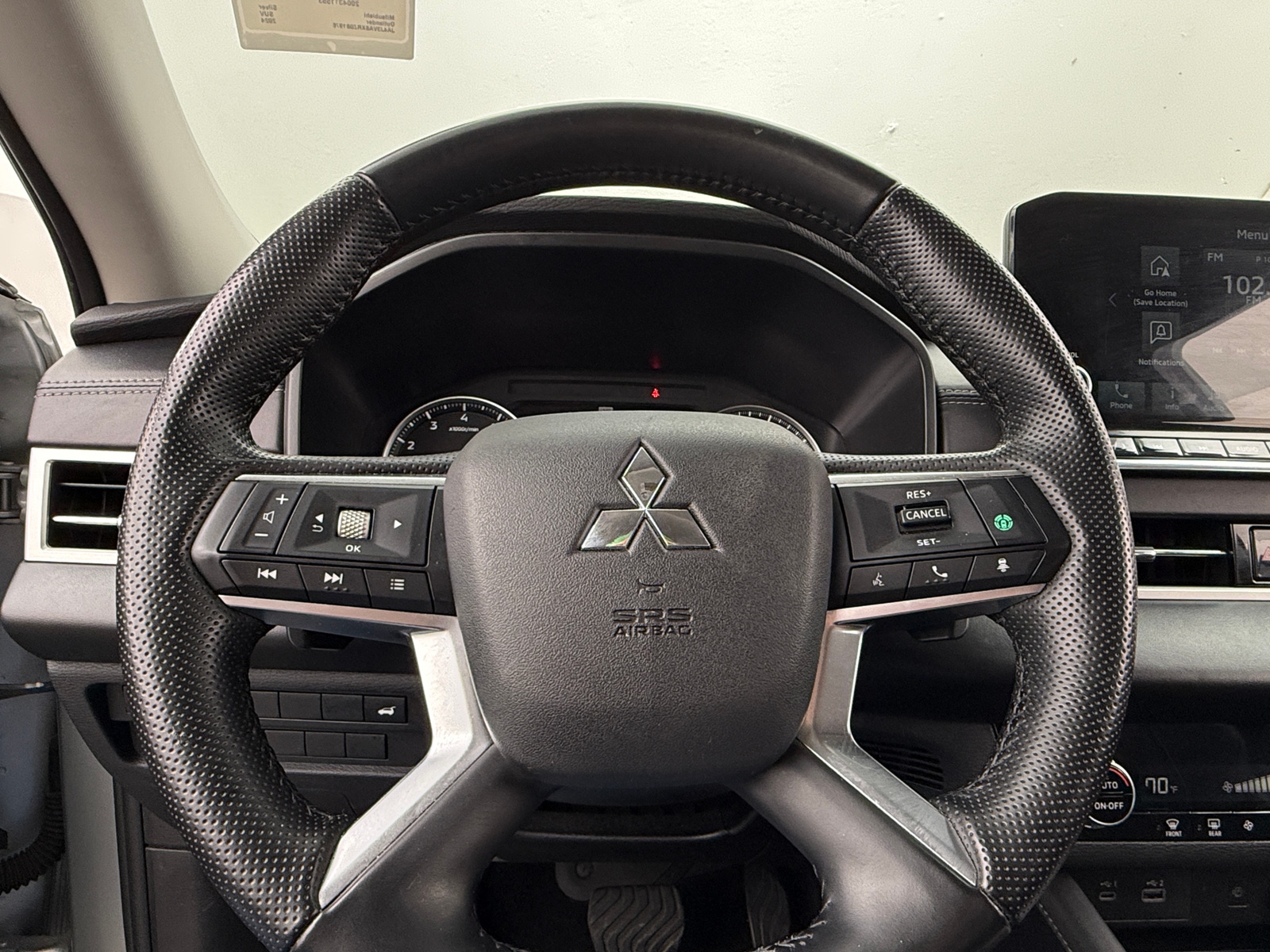 Thumbnail: 2024 Mitsubishi Outlander - 4