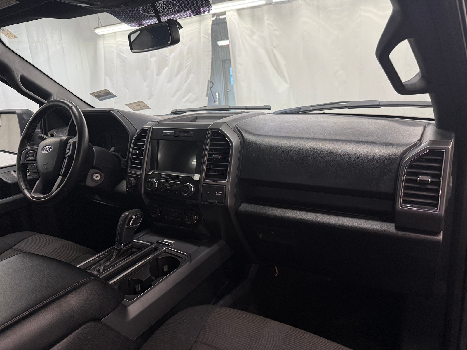 Thumbnail: 2017 Ford Econoline - 3