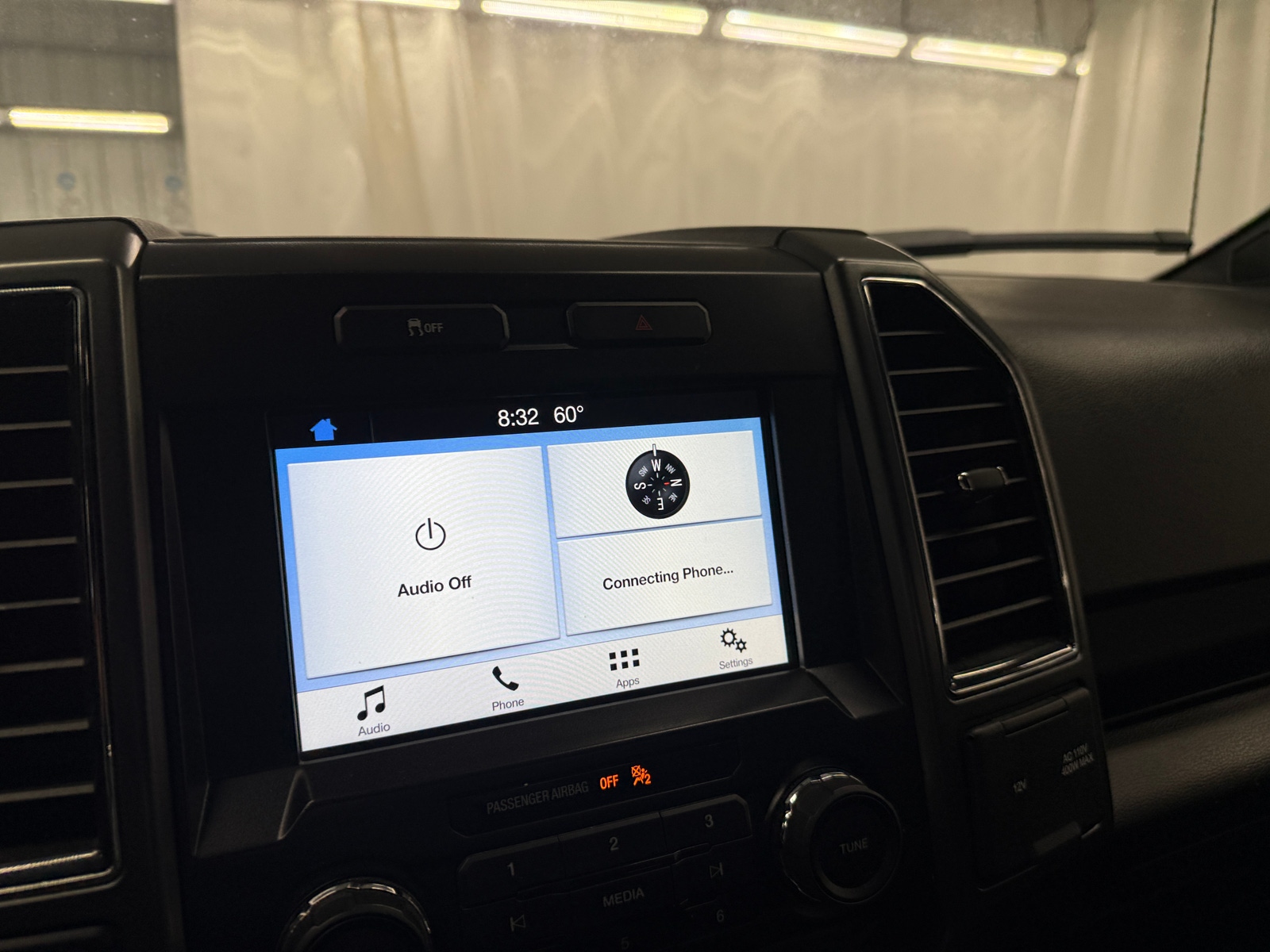 Thumbnail: 2017 Ford Econoline - 4