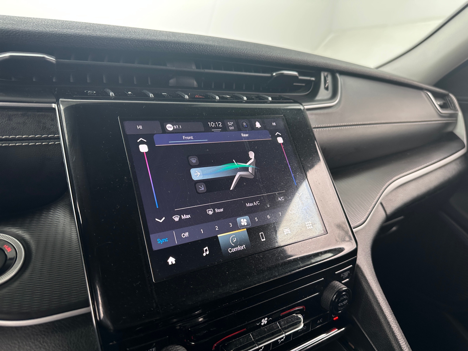 Thumbnail: 2023 Jeep Grand Cherokee L - 4