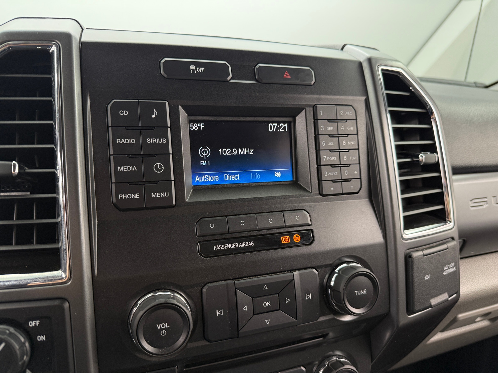 Thumbnail: 2017 Ford Econoline - 4