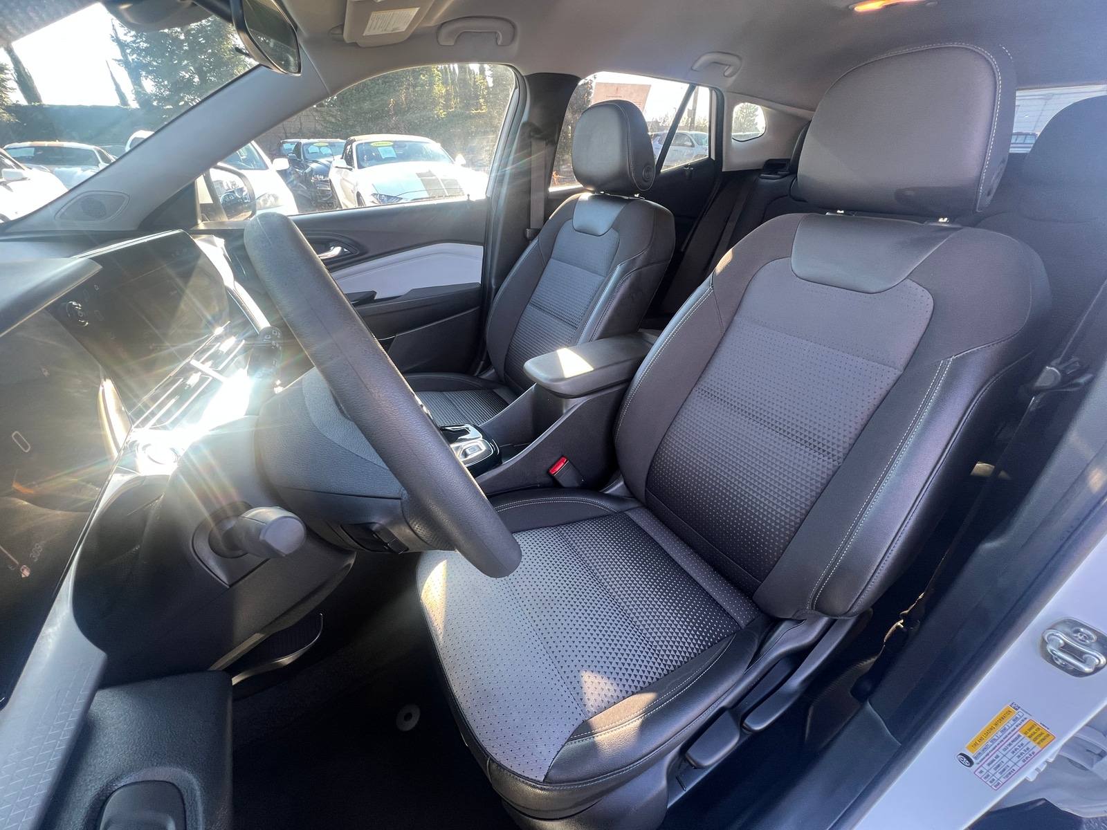 Thumbnail: 2025 Chevrolet Trax - 2