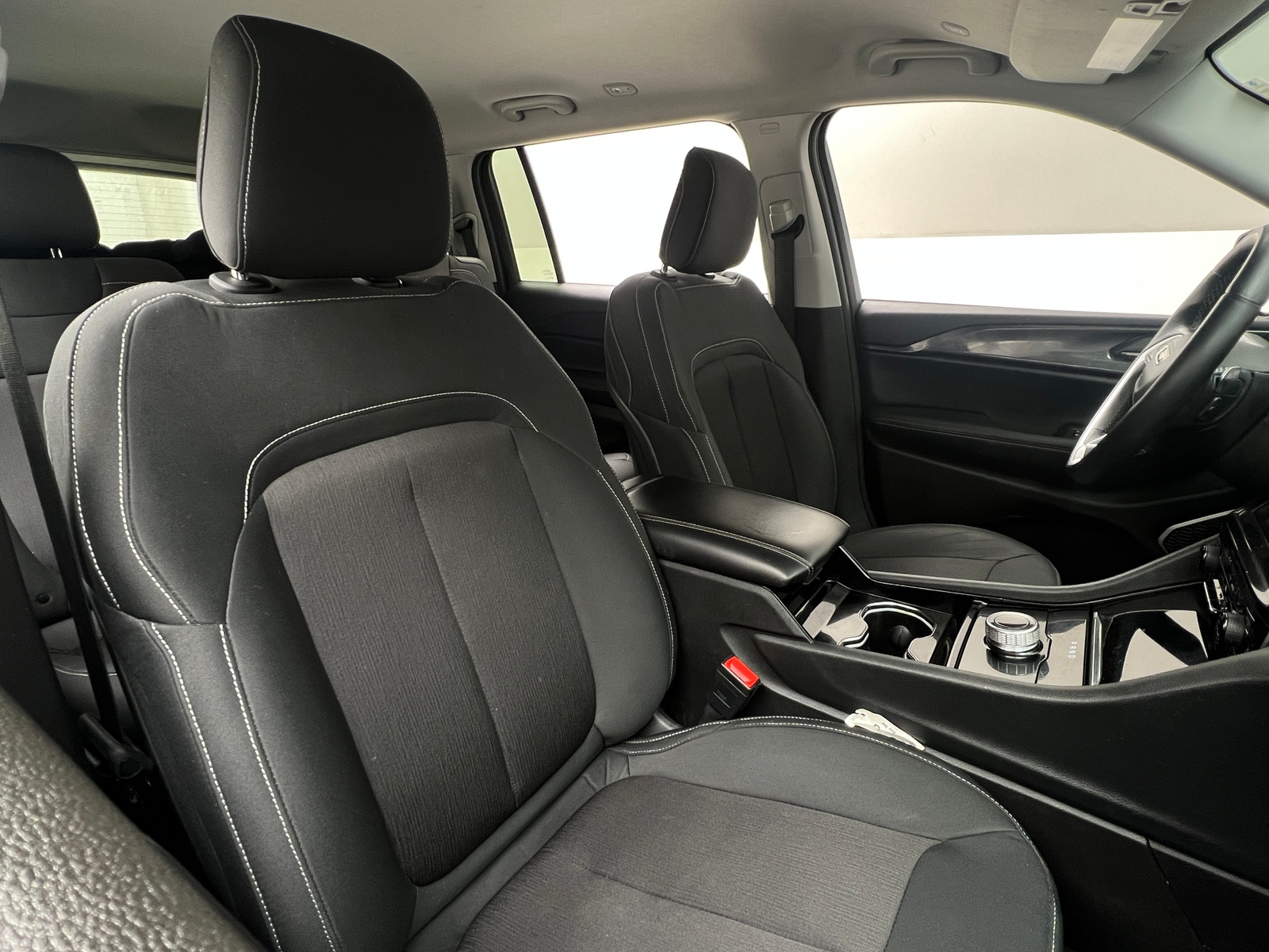 Thumbnail: 2022 Jeep Grand Cherokee L - 2