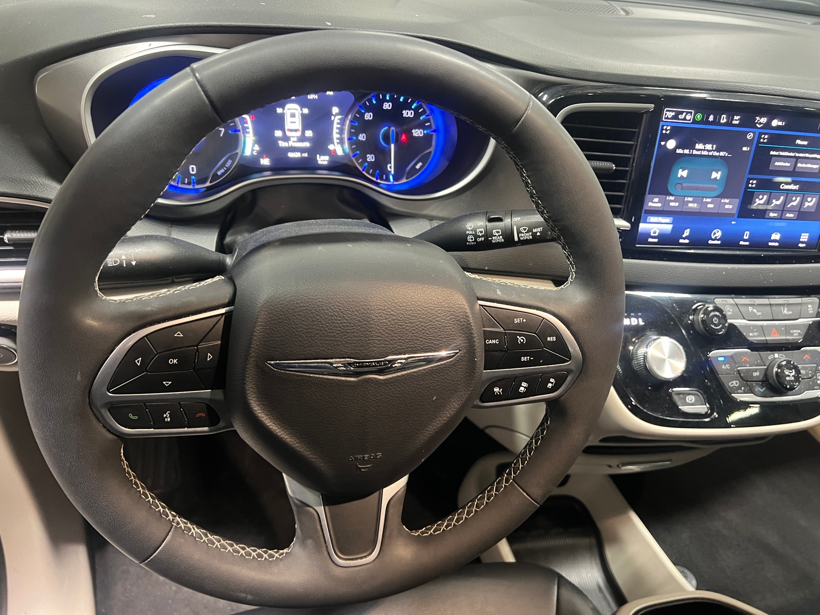 Thumbnail: 2024 Chrysler Pacifica - 4