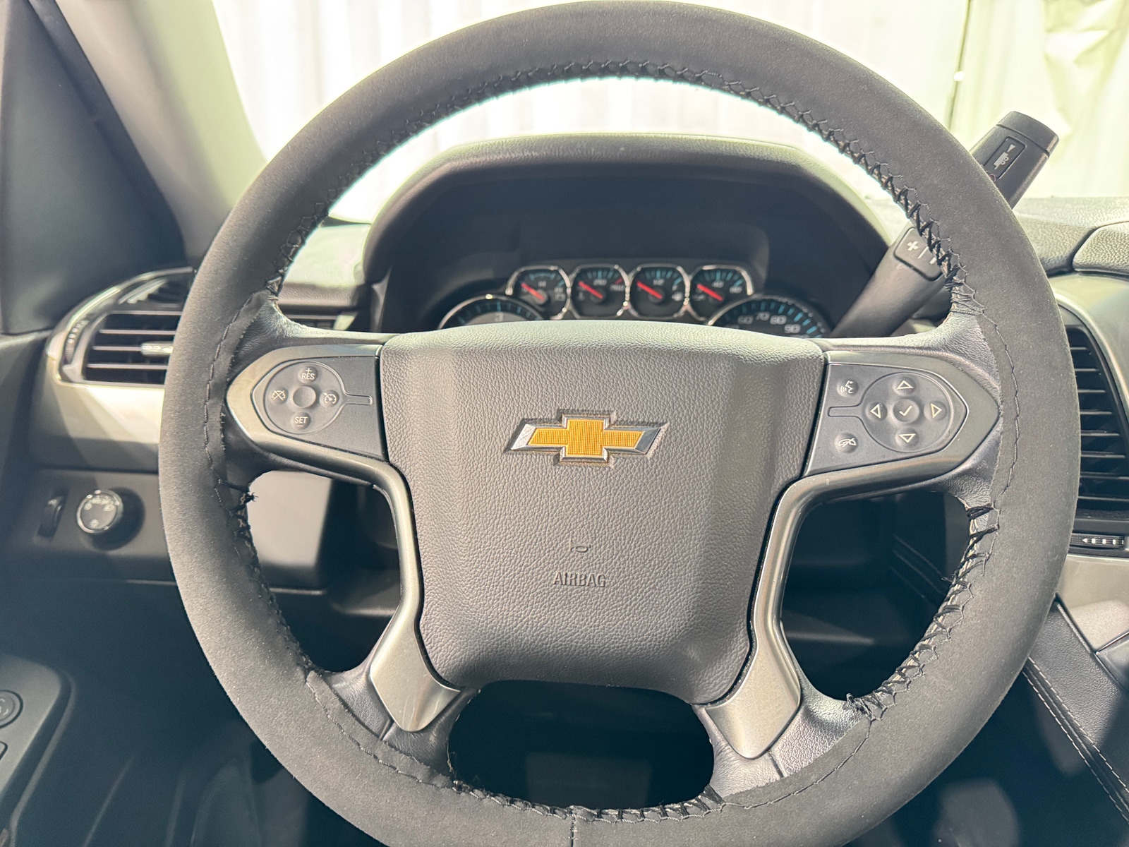 Thumbnail: 2020 Chevrolet Tahoe - 5