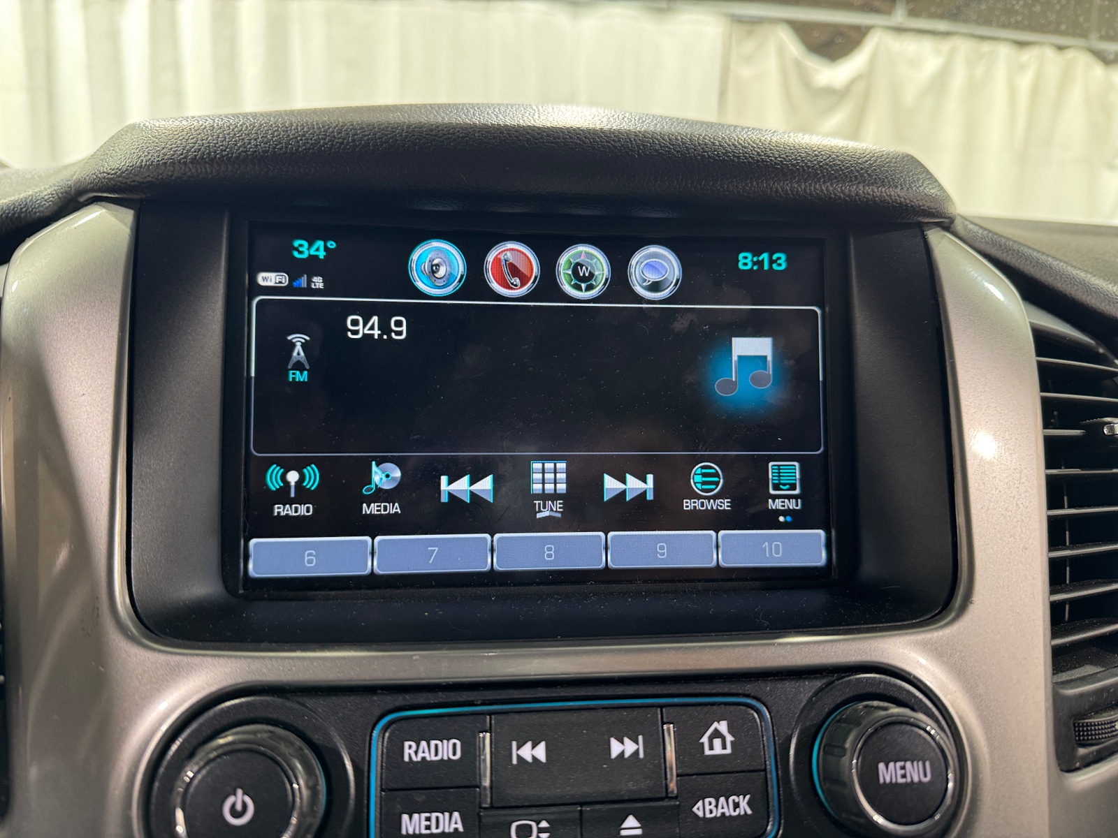 Thumbnail: 2020 Chevrolet Tahoe - 4