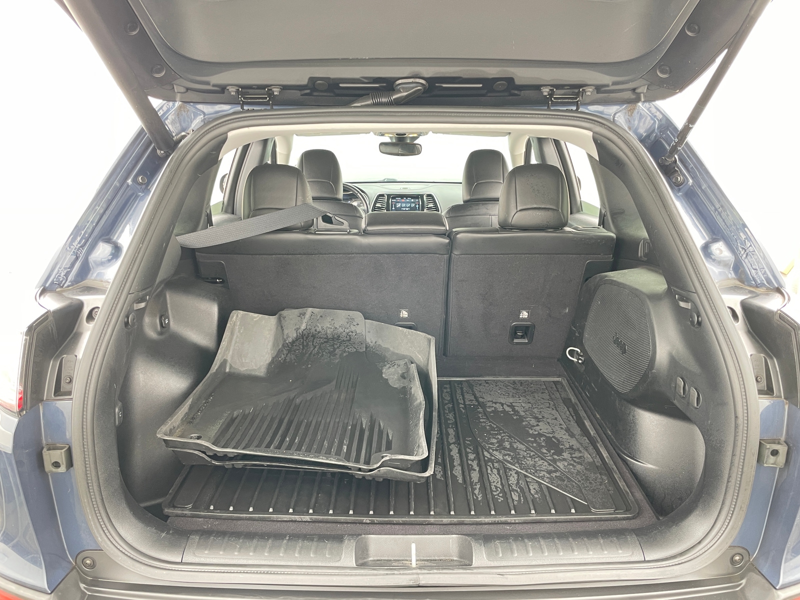 Thumbnail: 2021 Jeep Cherokee - 6