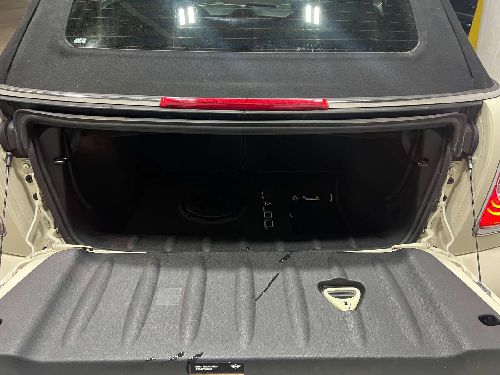 Thumbnail: 2015 MINI Cooper Convertible - 7