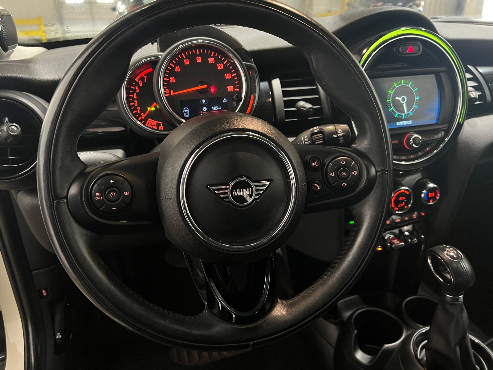 Thumbnail: 2019 MINI Cooper Hardtop - 4