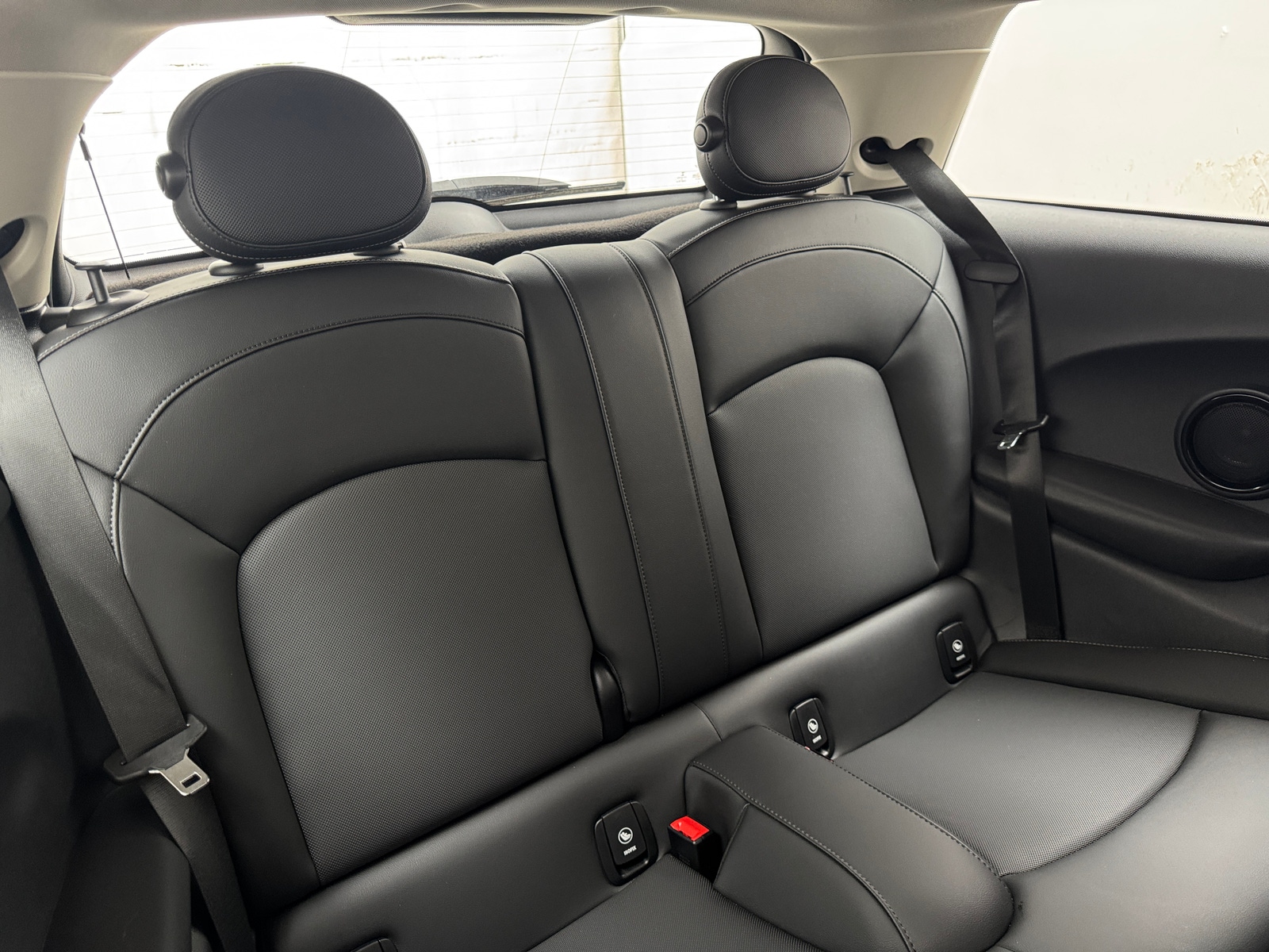 Thumbnail: 2022 MINI Cooper Hardtop - 5