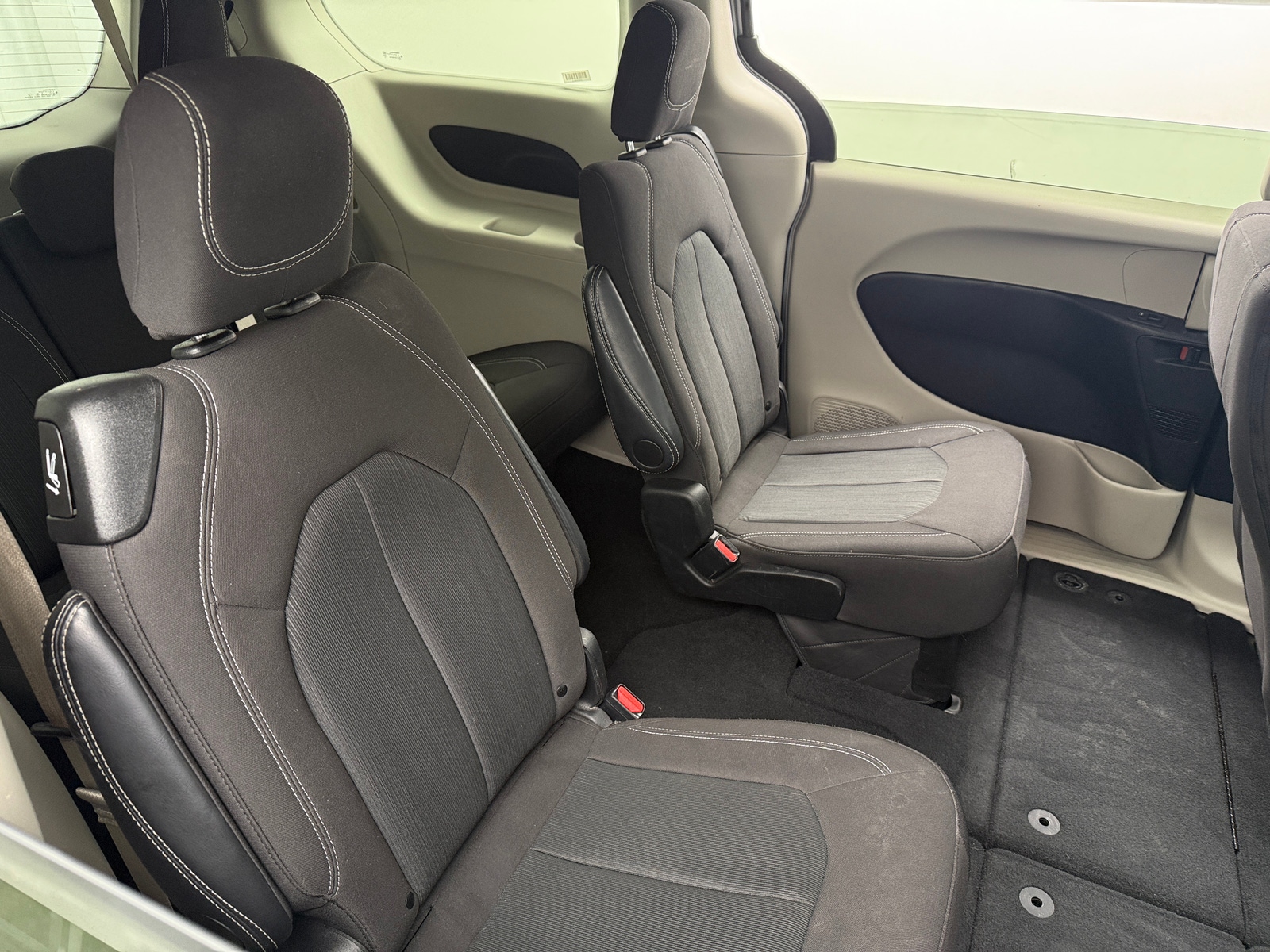 Thumbnail: 2024 Chrysler Voyager - 6