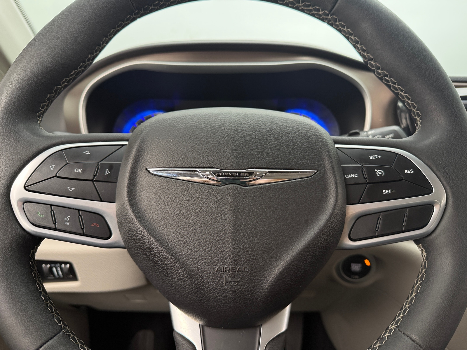 Thumbnail: 2024 Chrysler Voyager - 5